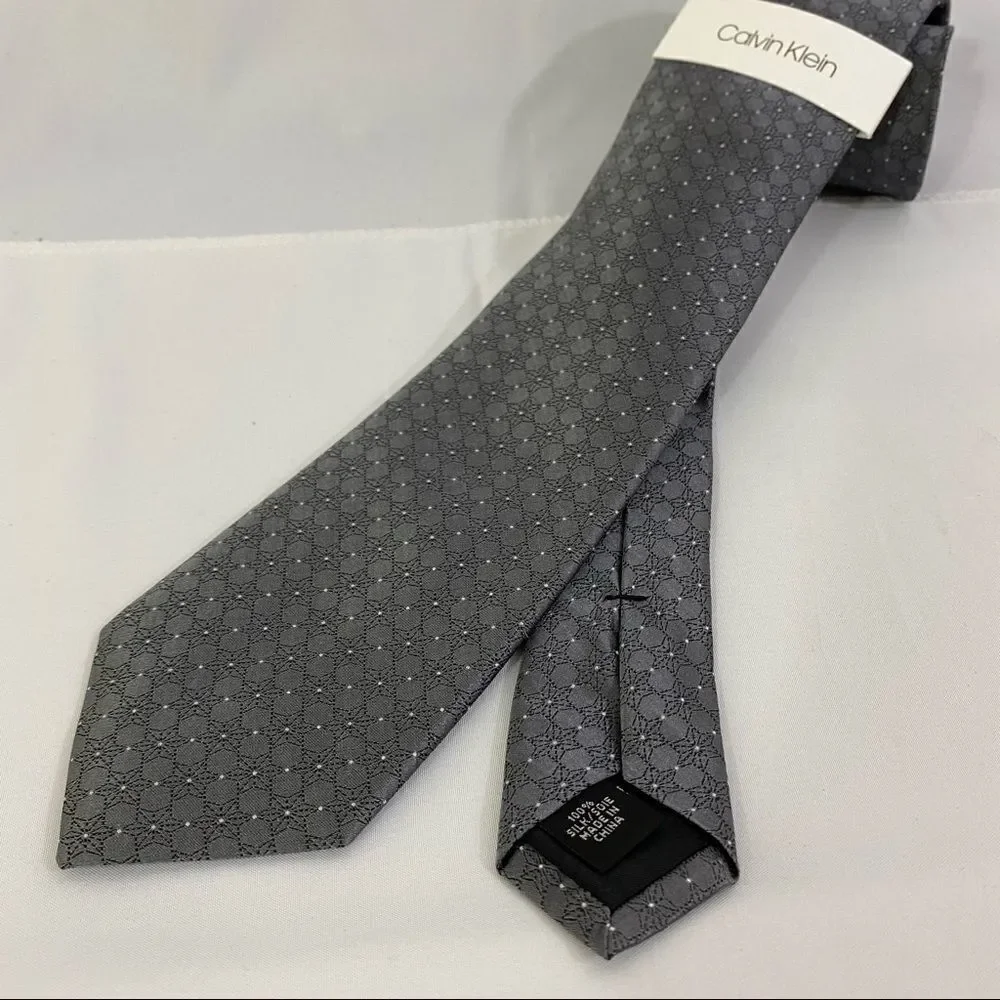 Calvin Klein Gray Flower Pattern Silk Tie
